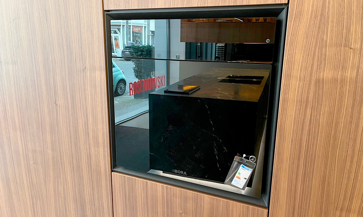 Einbaubackofen der Musterküche Next125 Strasser NX902 ST-ONE