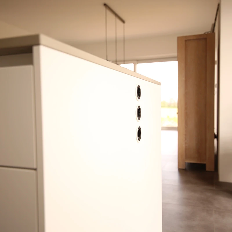 Küchen-Detail: Dezente Steckdosen