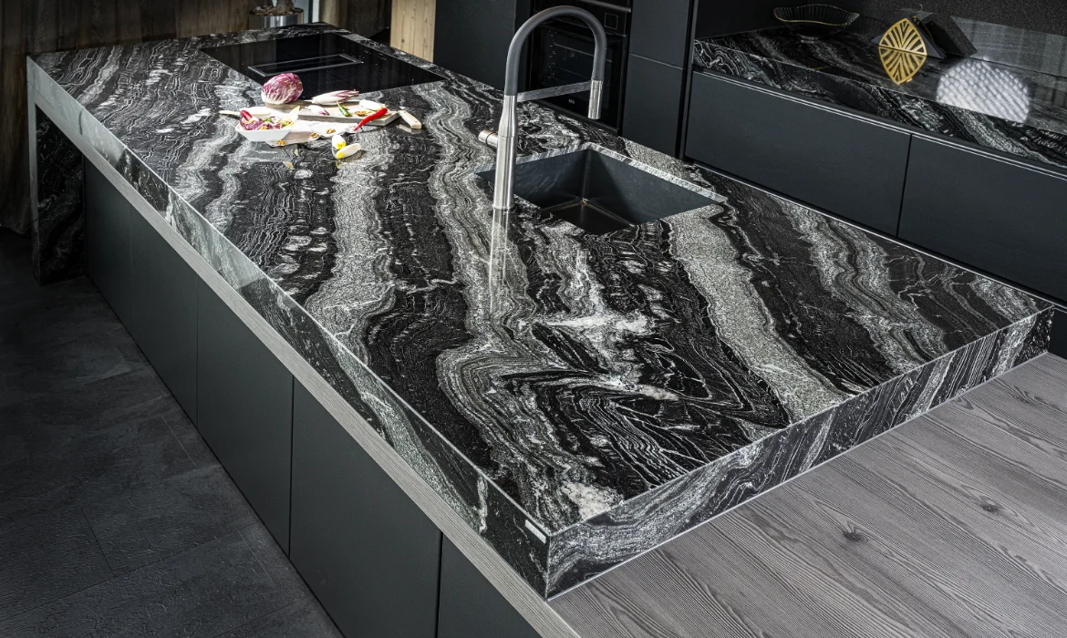 Strasser Naturstein Black Canyon poliert