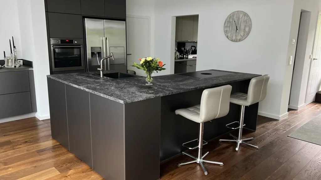 Küchen Highlight in Isernhagen mit Kochinsel